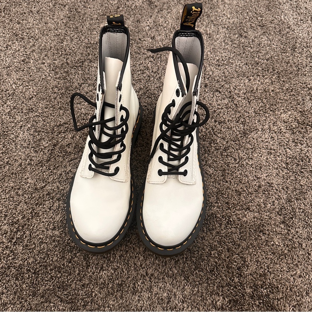 Dr. Martens Leather White Boots Black Laces Woman Sz 8 Yellow Stitching Classic - Picture 5 of 15